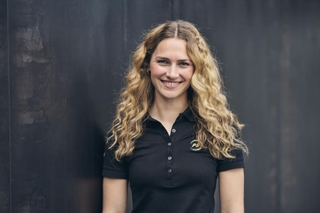 Das Bild zeigt: Larissa Wenniges, Leiterin HR von PhysioSport Köln.
