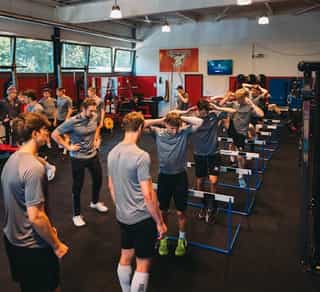 Zu sehen ist ein Einblick in einen Trainingsraum der Kölner Haie, einem Partner von Physiosport Köln.